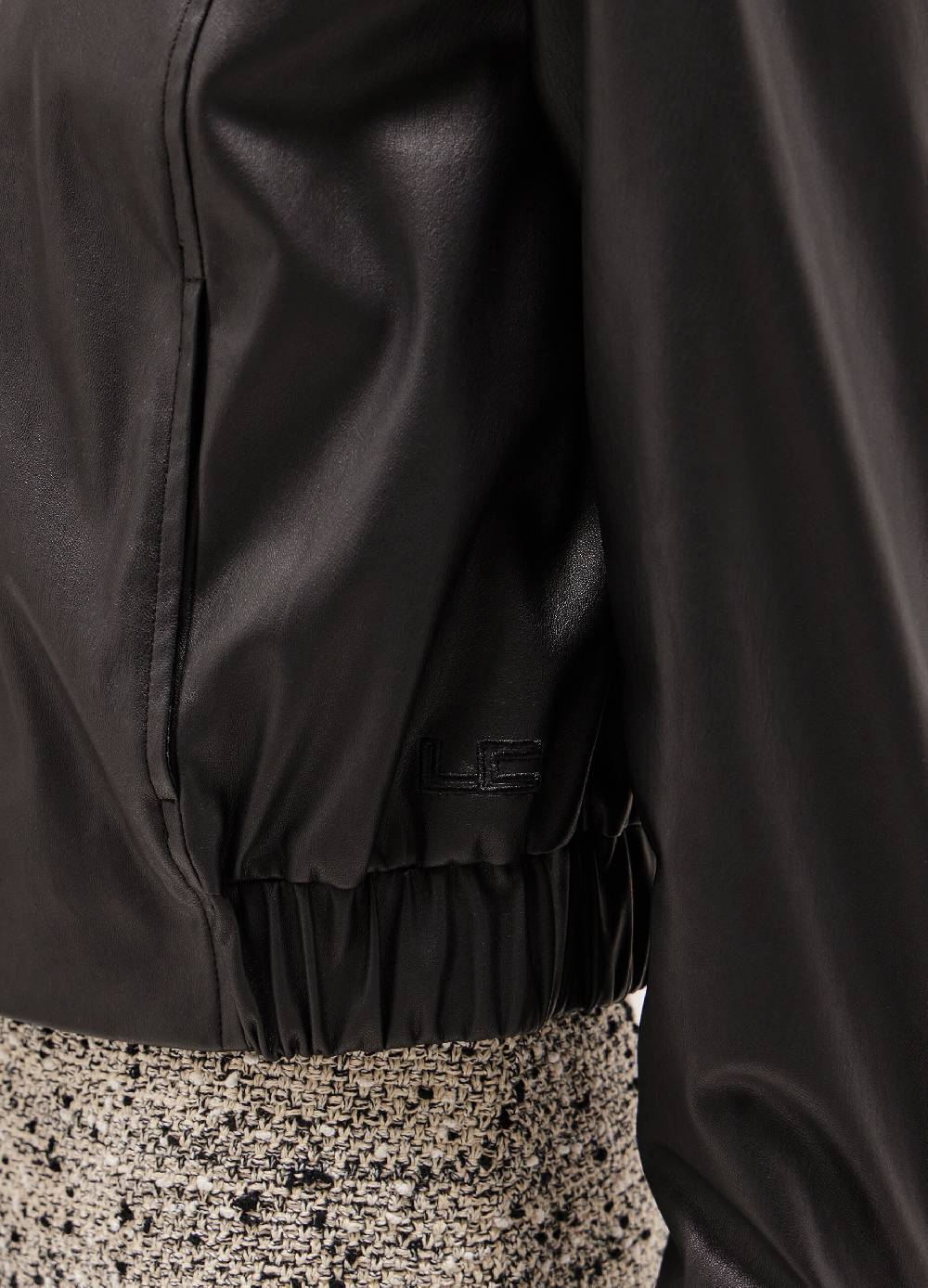 LES COPAINSBomber cropped in ECOpelle Nuovo