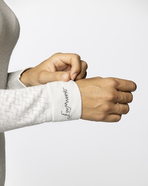 Lamunt ALICE BASELAYER MAGLIA IN CASHMERE MANICHE LUNGHE Presa