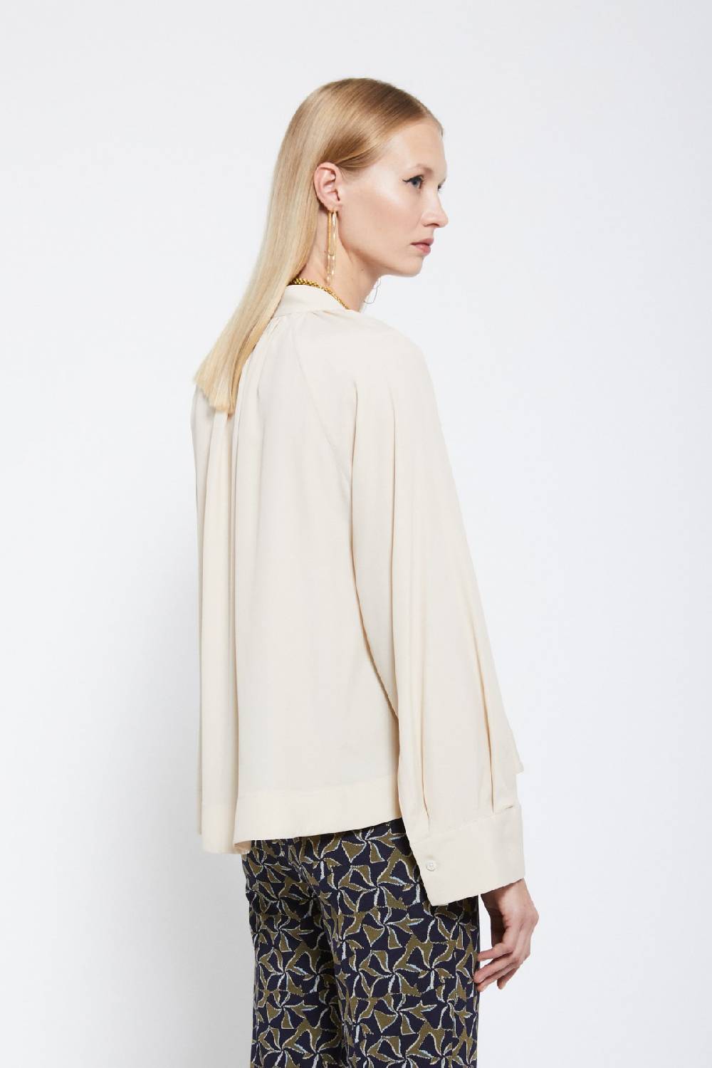ottod'Ame Silk-blend blouse with drawstring Nuova