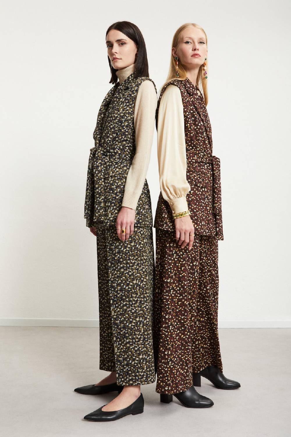 ottod'Ame Sleeveless blazer Spedizione Gratuita