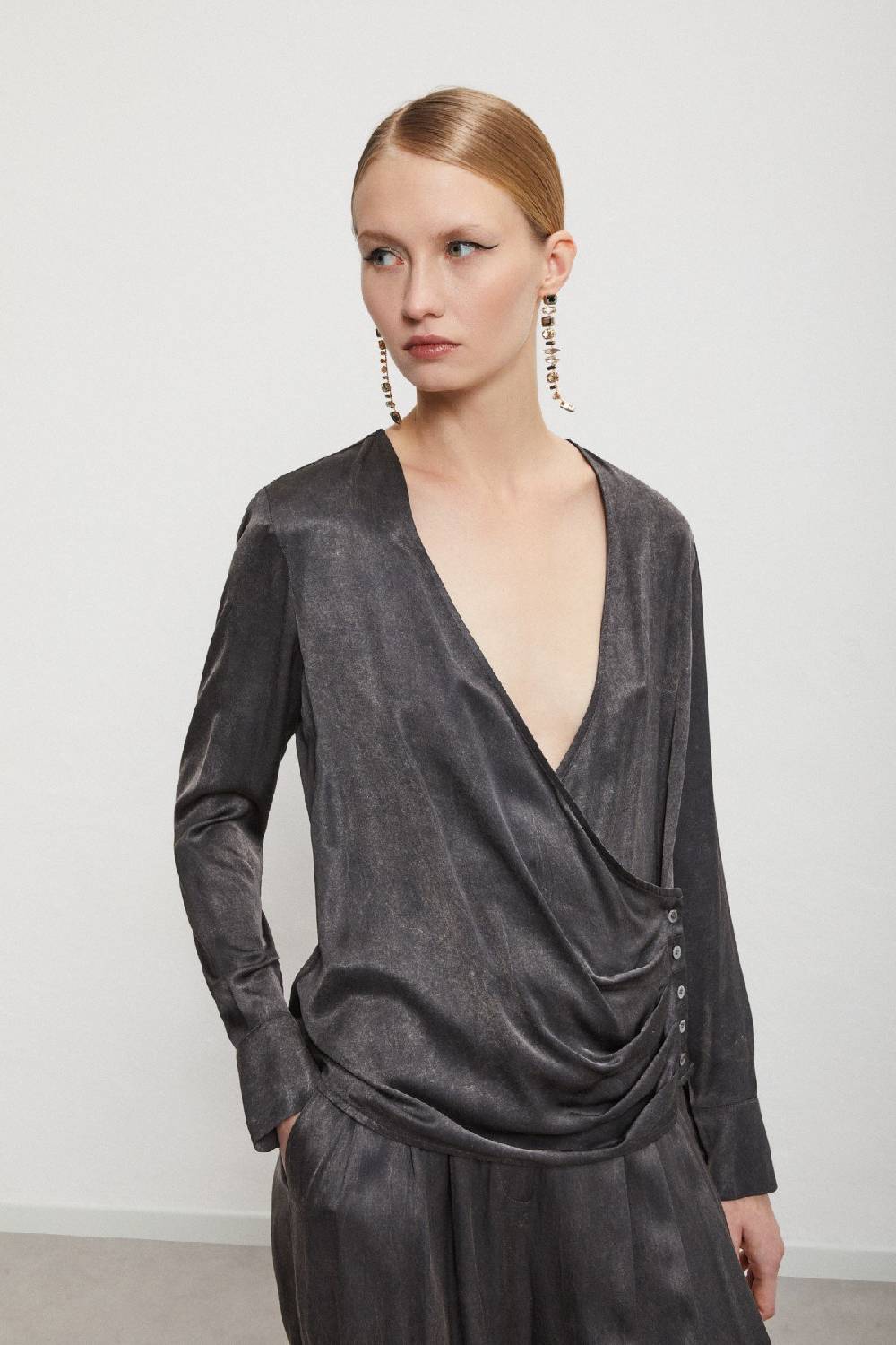 ottod'Ame Viscose blouse with V-neck and side buttoning Presa
