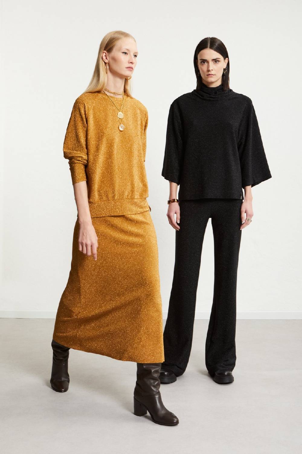 ottod'Ame Viscose blouse with lurex and flared sleeves Offerta