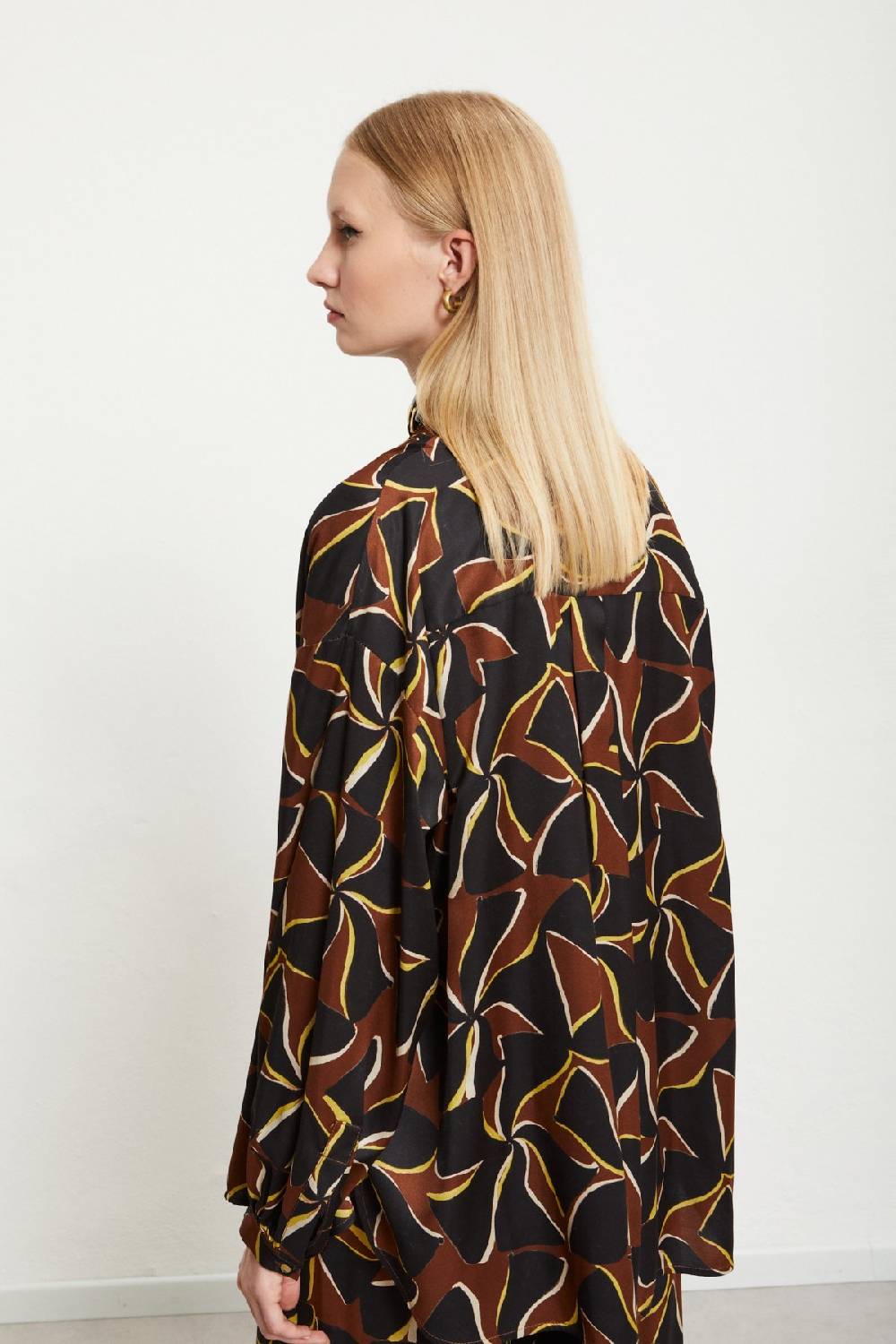 ottod'Ame Viscose shirt with rounded bottom Spedizione Gratuita