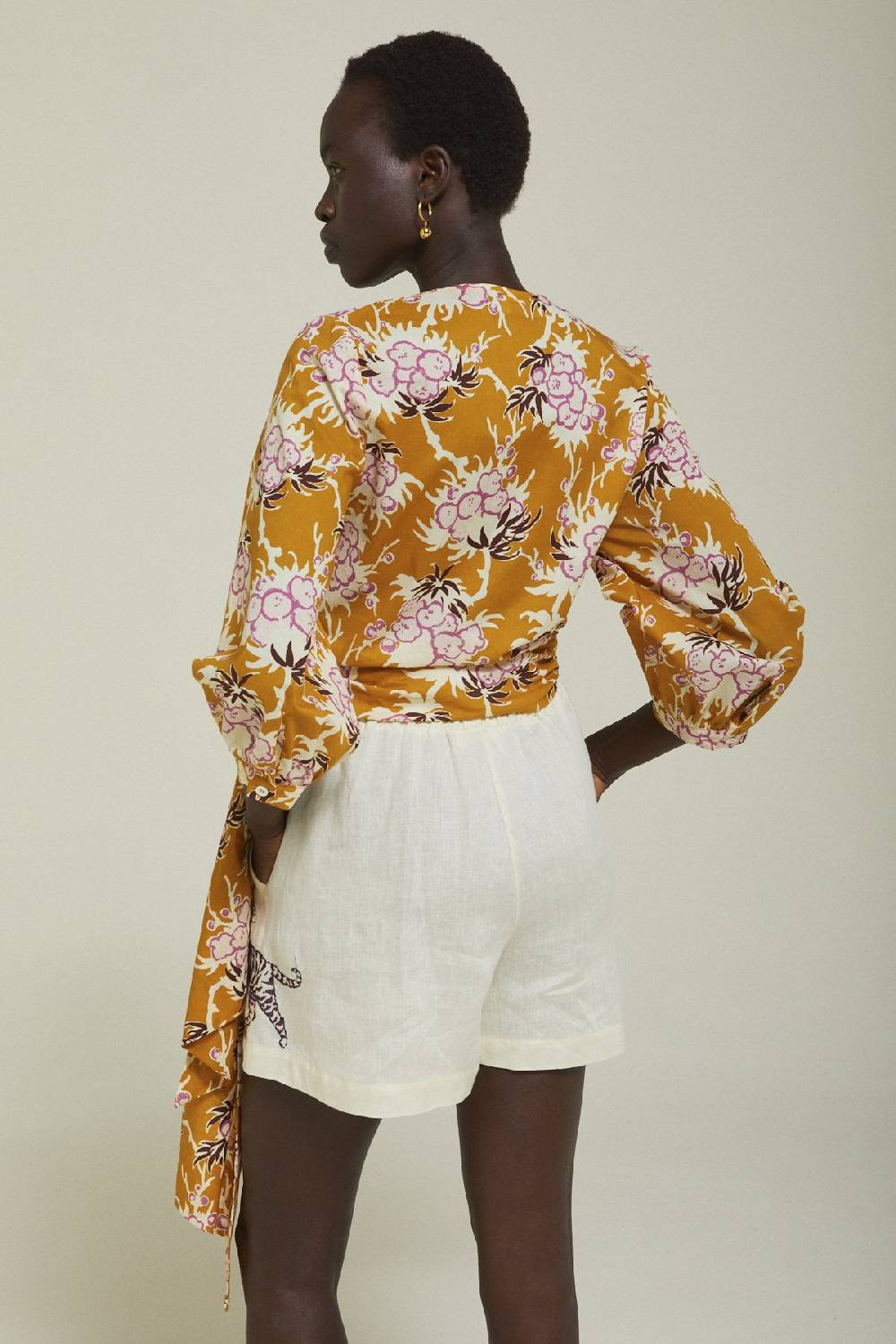 ottod'Ame Cotton shirt with criss-cross neckline and sash Soddisfazione Garantita