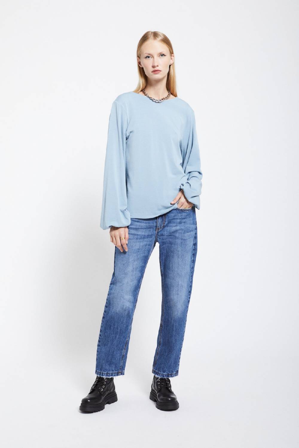 ottod'Ame Viscose blouse with flared sleeves Grandi sconti