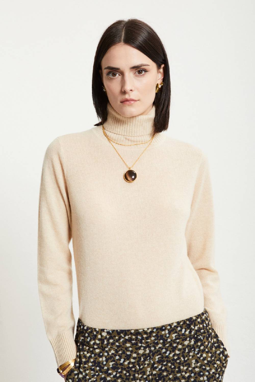 ottod'Ame Cashmere jumper with turtleneck Comprane uno, ottenene uno gratis