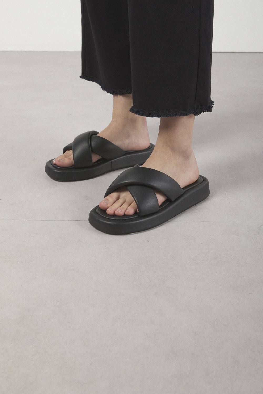 ottod'Ame Leather fluffy platform Black Friday Prezzi