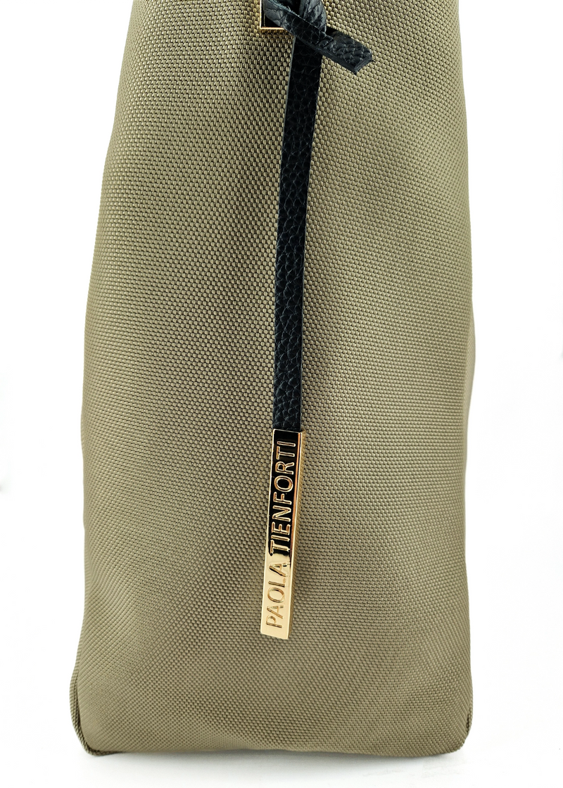 Paola T. Sacca in cordura con dettagli oro Vendita