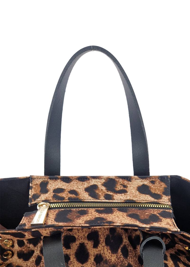 Paola T. Shopper medium con rivetti e pendente argento Convenienza