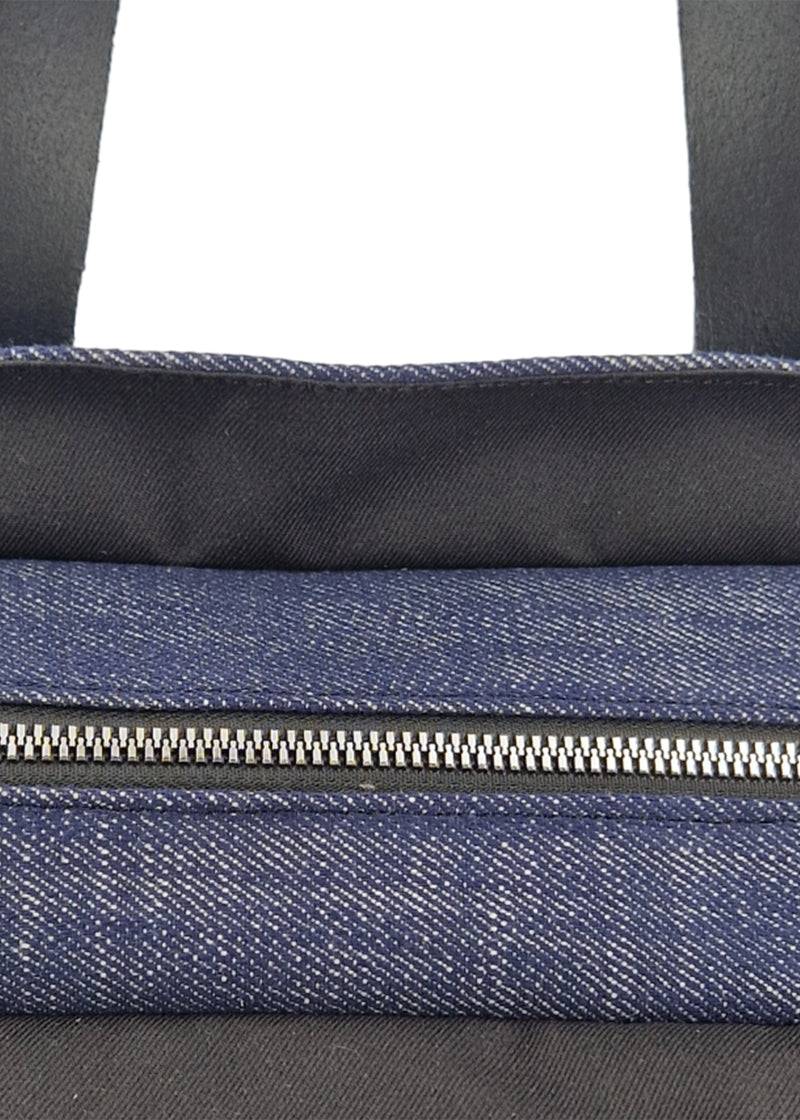 Paola T. Shopper medium con rivetti e pendente argento Novità