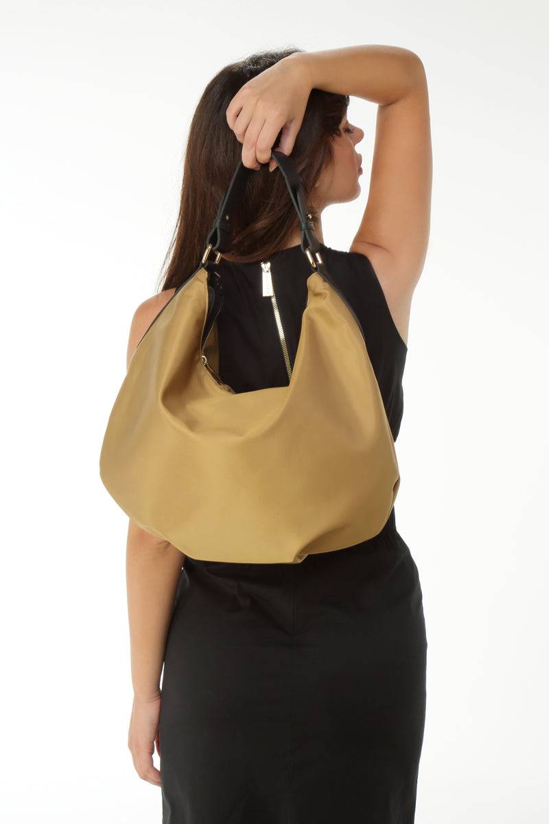 Paola T. Sacca in nylon con dettagli oro Negozio