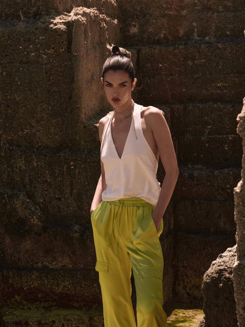 Paola T. Pantalone cargo in raso di viscosa Acquista Ora