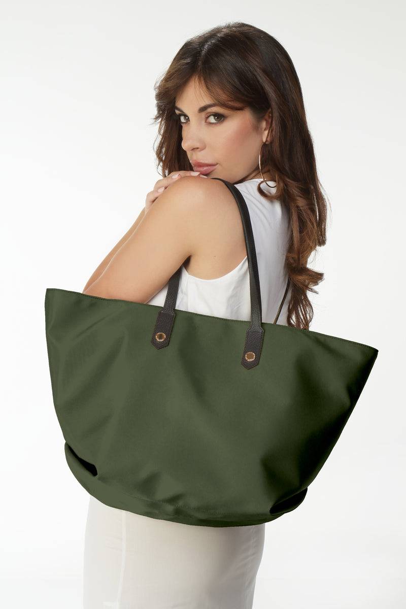 Paola T. Shopper in nylon con rivetti oro Prezzo Ridotto