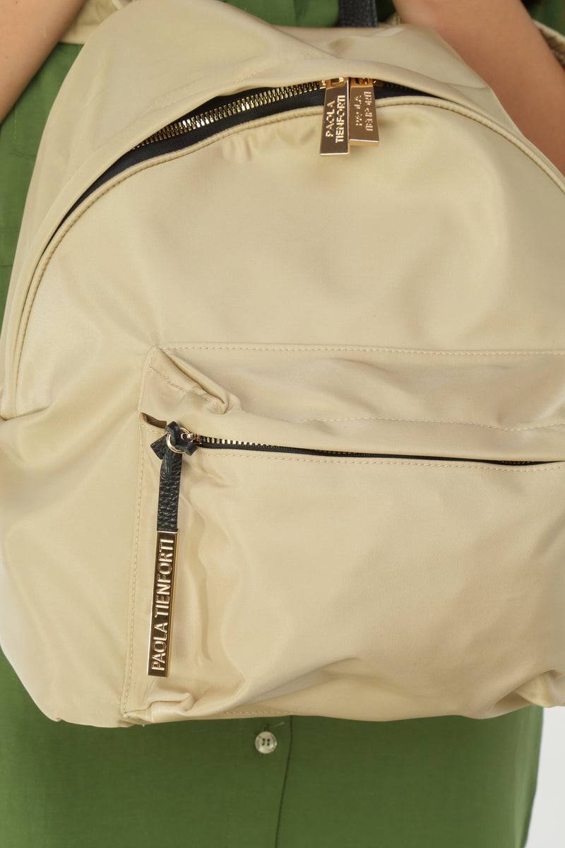 Paola T. Zaino in nylon tecnico con rifiniture oro Sconto