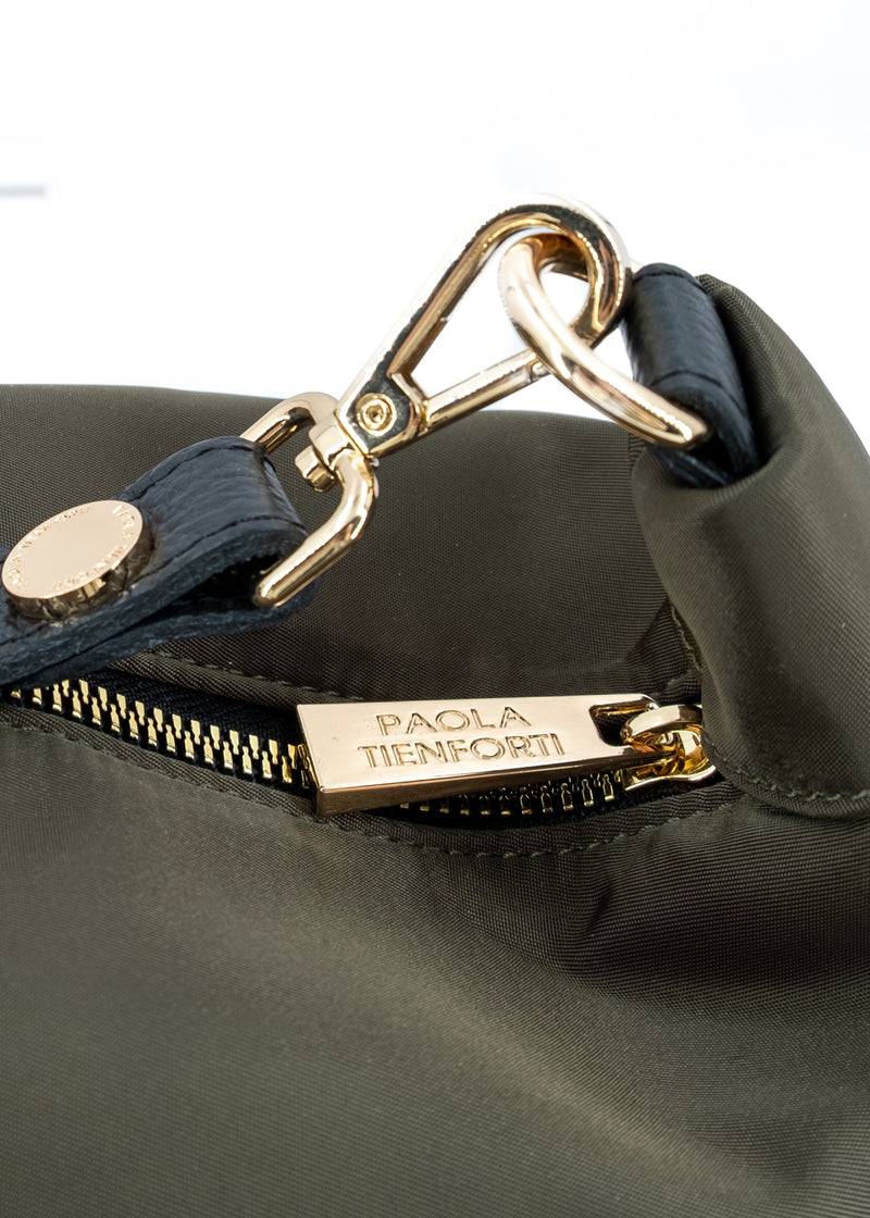 Paola T. Borsa a sacca in nylon con dettagli oro Outlet