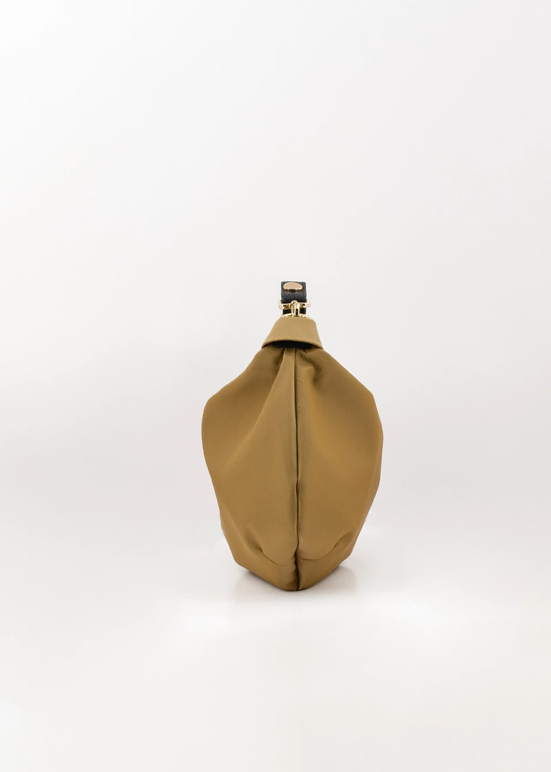 Paola T. Borsa a sacca in nylon con dettagli oro Offerte