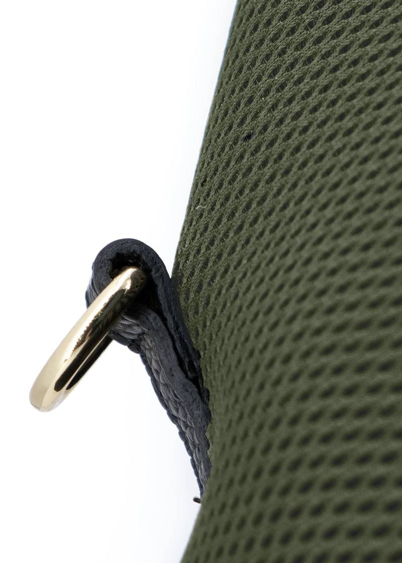 Paola T. Sacca hobo in traforato con dettagli oro In Saldo