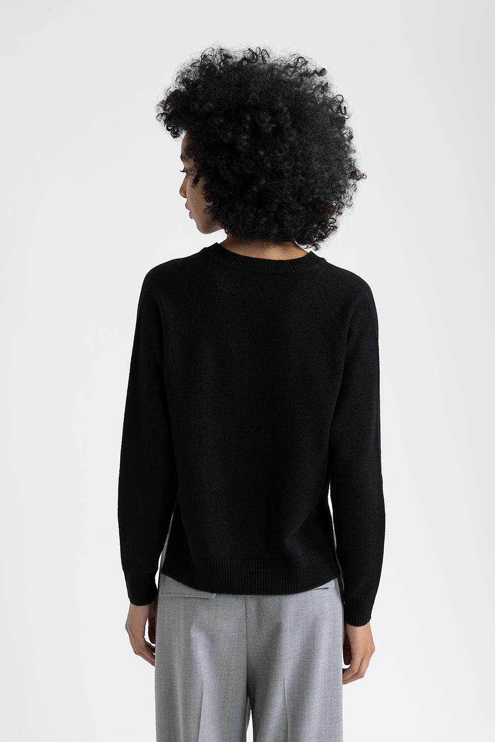 Peserico Maglia con scollo a V in lana, seta e cashmere 2025