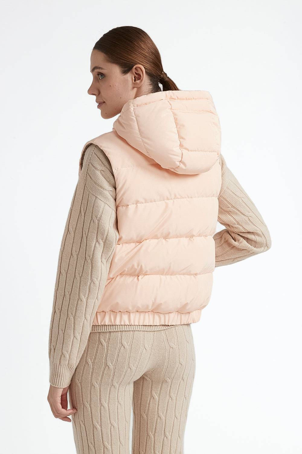 Peserico Gilet corto con cappuccio in piuma d'oca Qualità