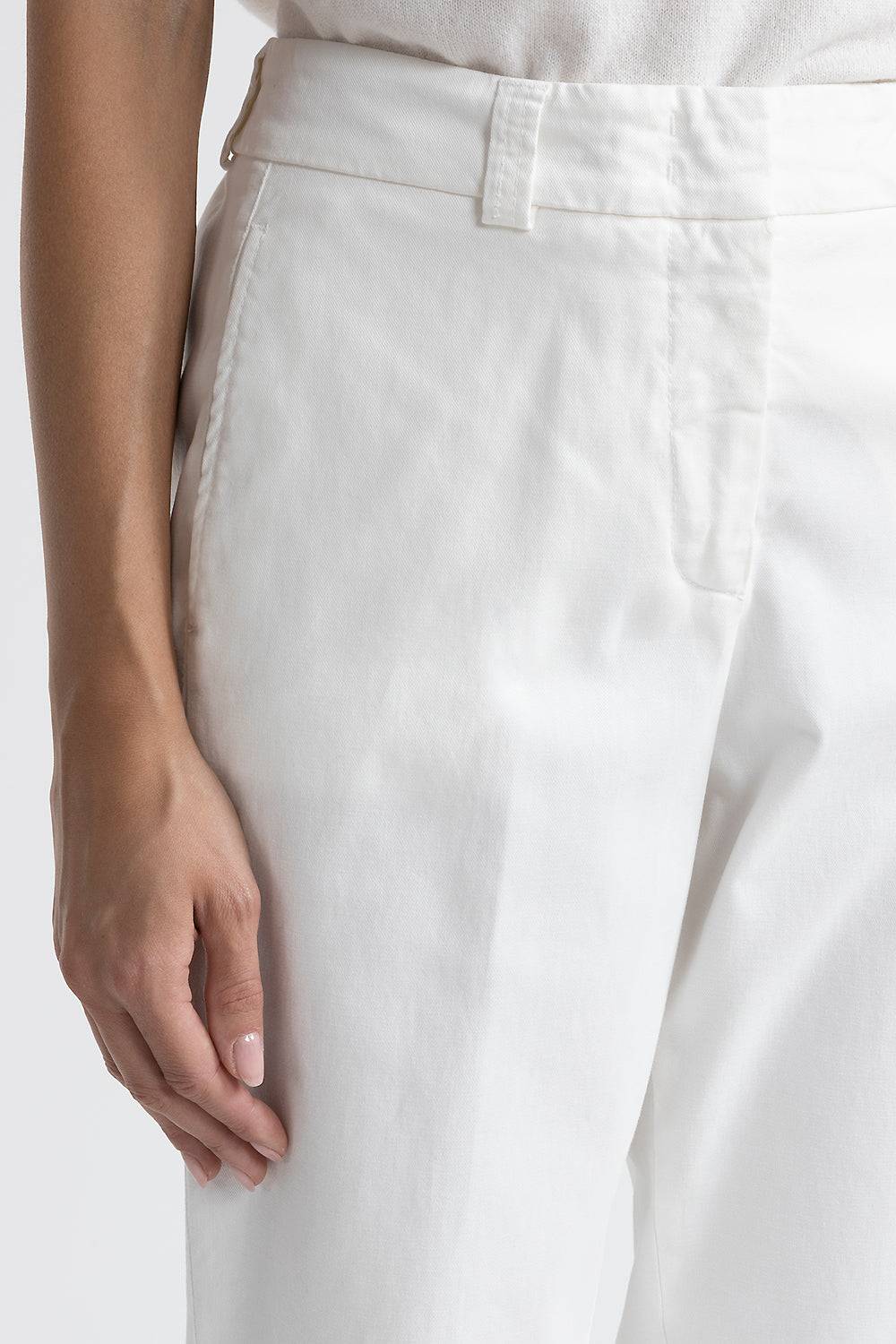 Peserico Pantalone carrot in gabardina mano pesca Moda