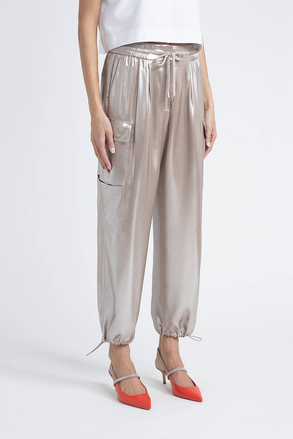 Peserico Pantalone baggy in fluido twill di viscosa laminato argento
