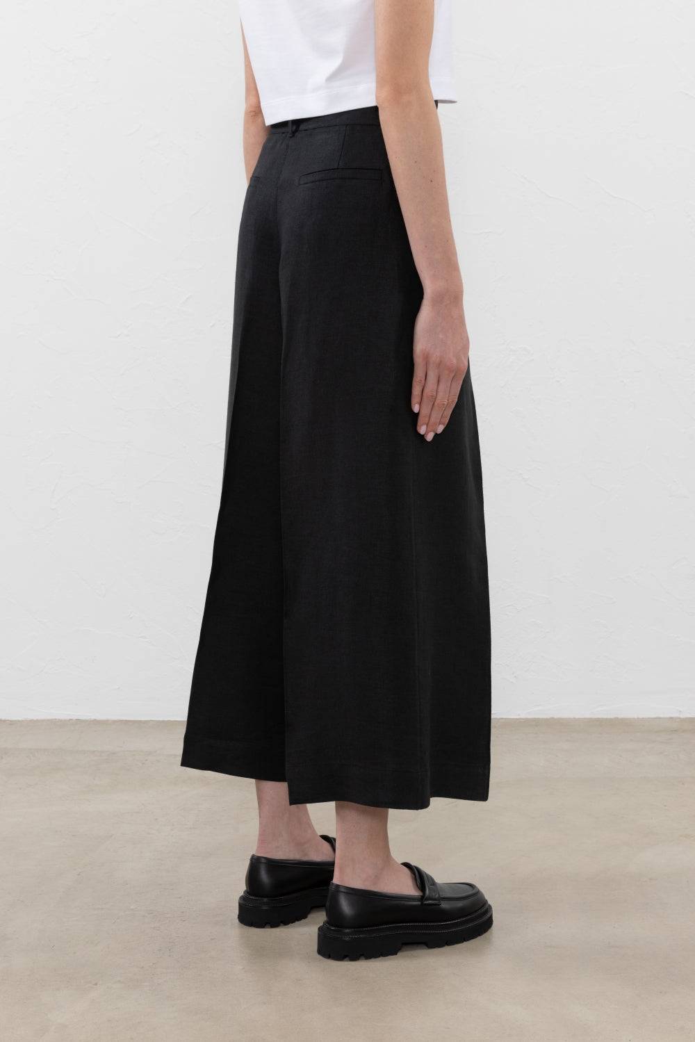 Peserico Pantalone in gabardina di puro lino In Linea