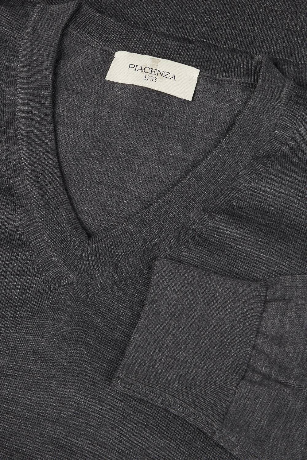 Piacenza 1733 Scollo V lana merino super fine antracite Shopping Online