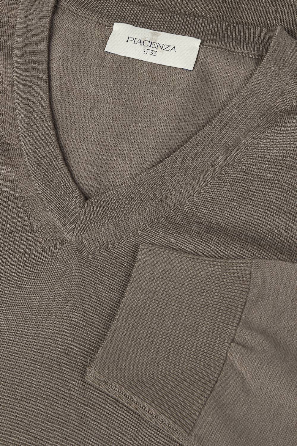 Piacenza 1733 Scollo V lana merino super fine nocciola Moda