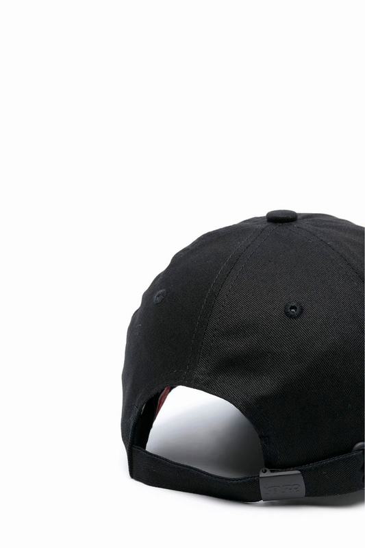 Kenzo Cappelli Codice prodotto: FD55AC711F3299J Acquista Ora