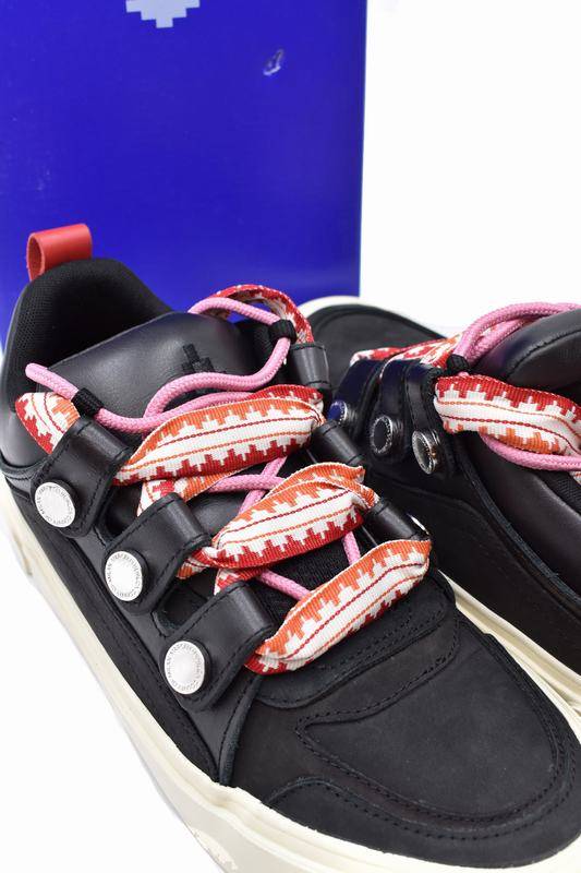 Marcelo Burlon Sneakers Codice prodotto: CMIA097F22LEA001 Prezzo Ridotto