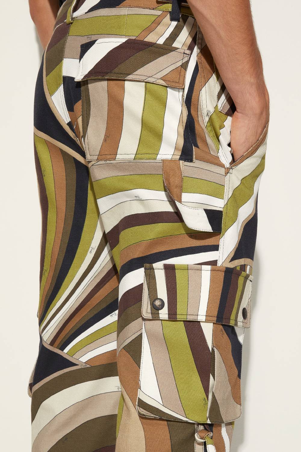 Pucci Pantaloni cargo con stampa Iride Saldi