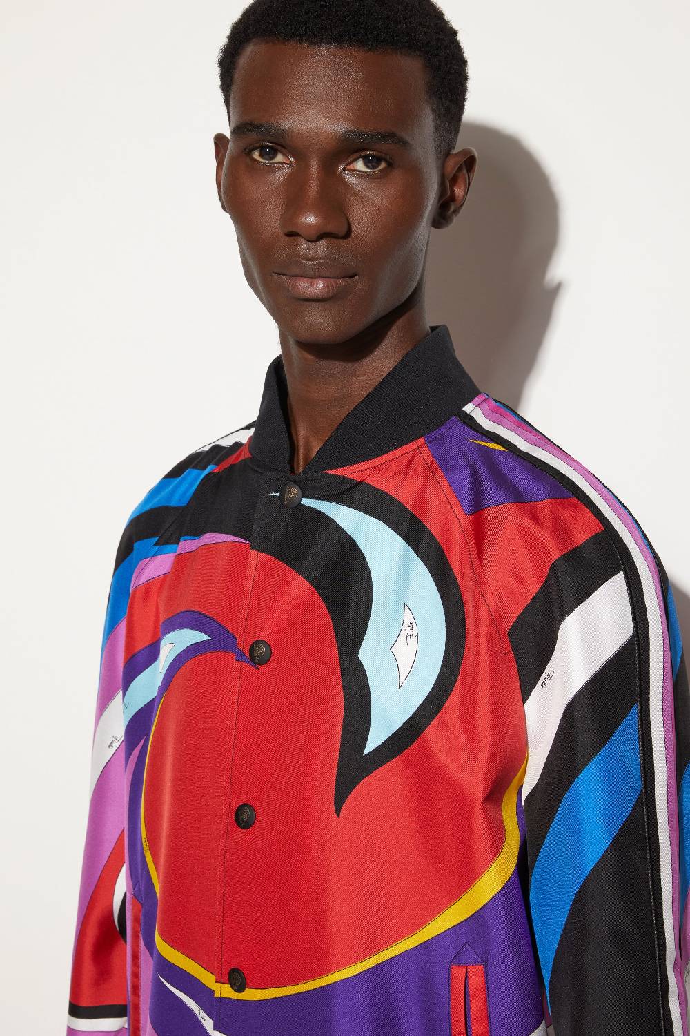 Pucci Bomber in seta con stampa Cigni In Saldo