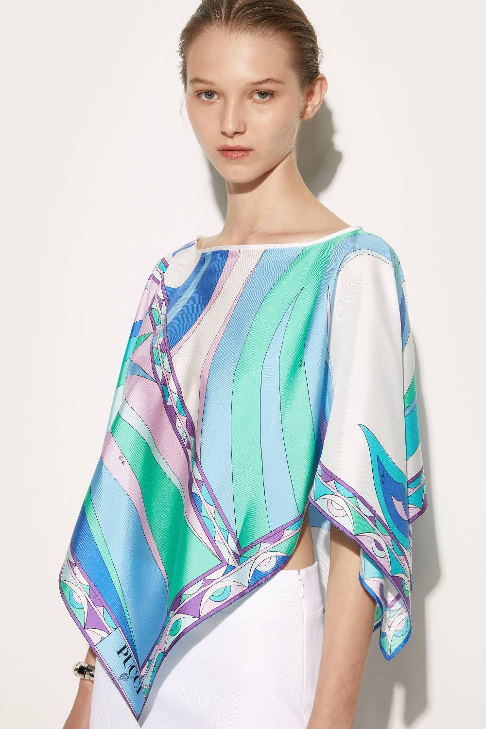 Pucci Top in seta con stampa Cigni Consegna Veloce