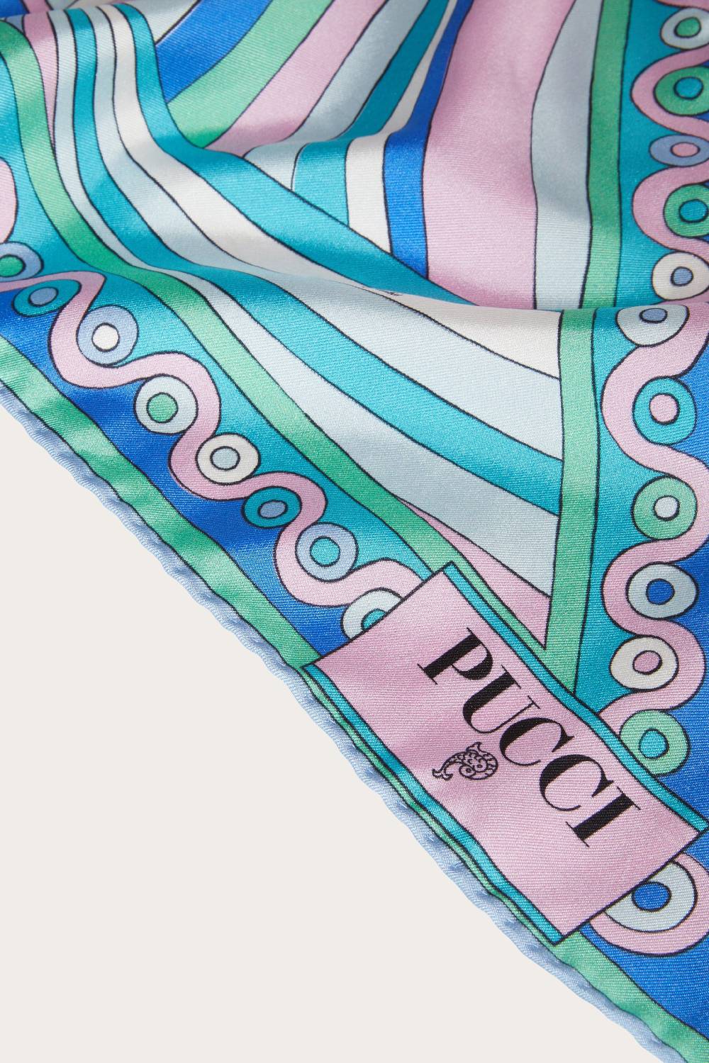 Pucci Foulard in seta con stampe Iride e Onde Saldi Di Fabbrica