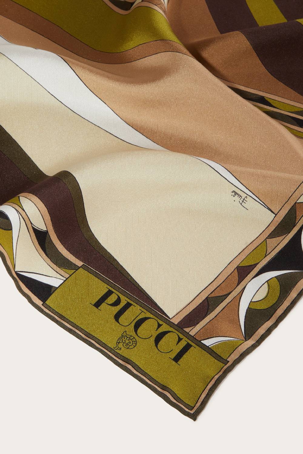 Pucci Carré grande in seta con stampa Cigni Vendite Flash