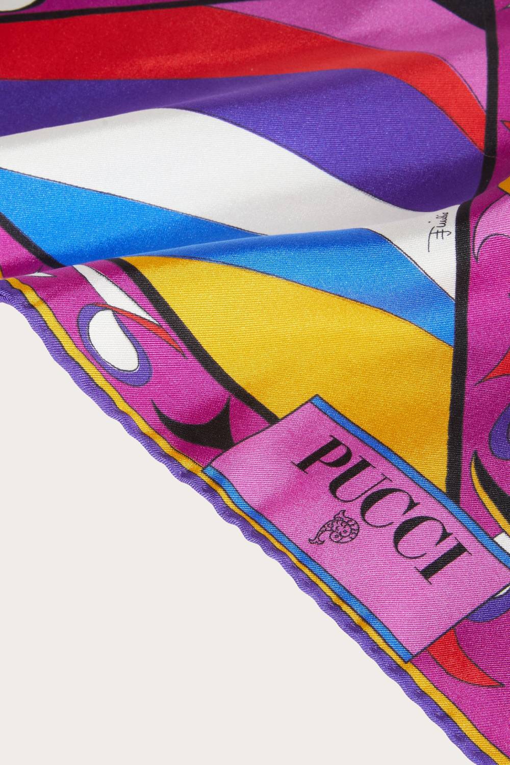 Pucci Foulard in seta con stampa Pesci Sconto