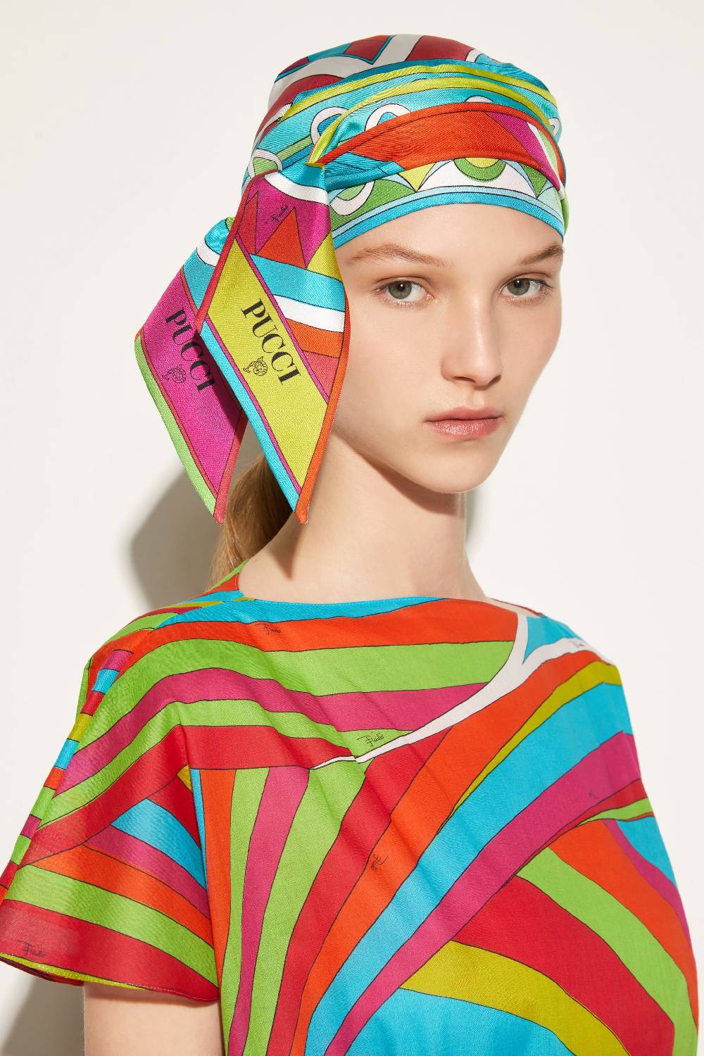 Pucci Foulard in seta con stampa Vivara Enormi risparmi