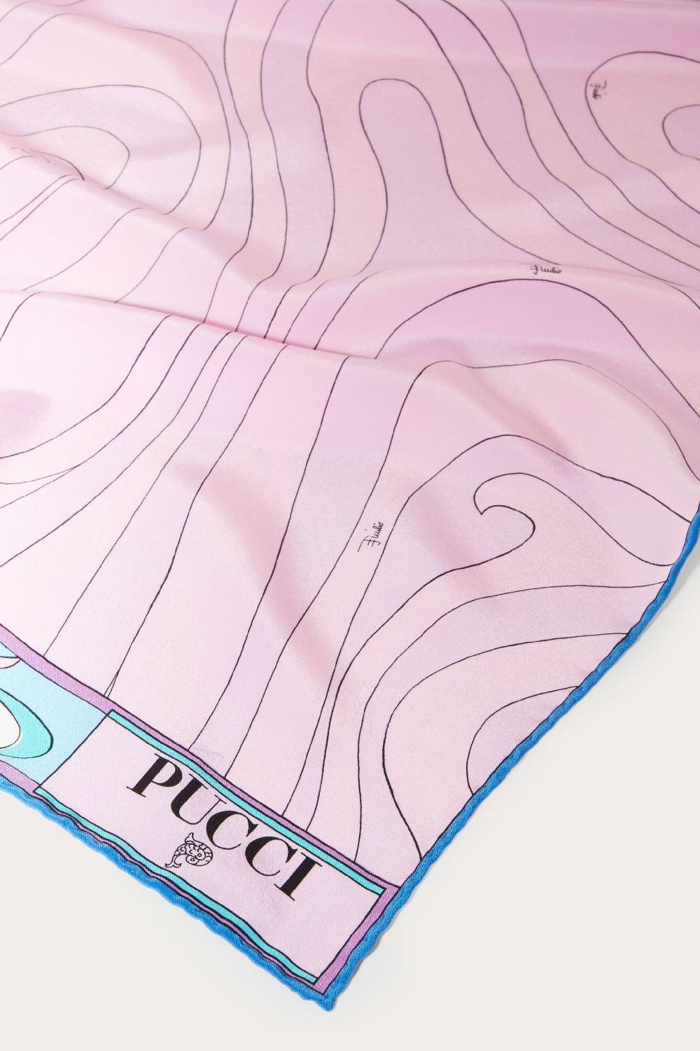 Pucci Hijab in seta con stampe Marmo e Pesci Nuovo