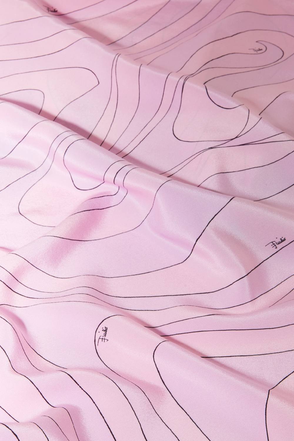 Pucci Hijab in seta con stampe Marmo e Pesci Nuovo