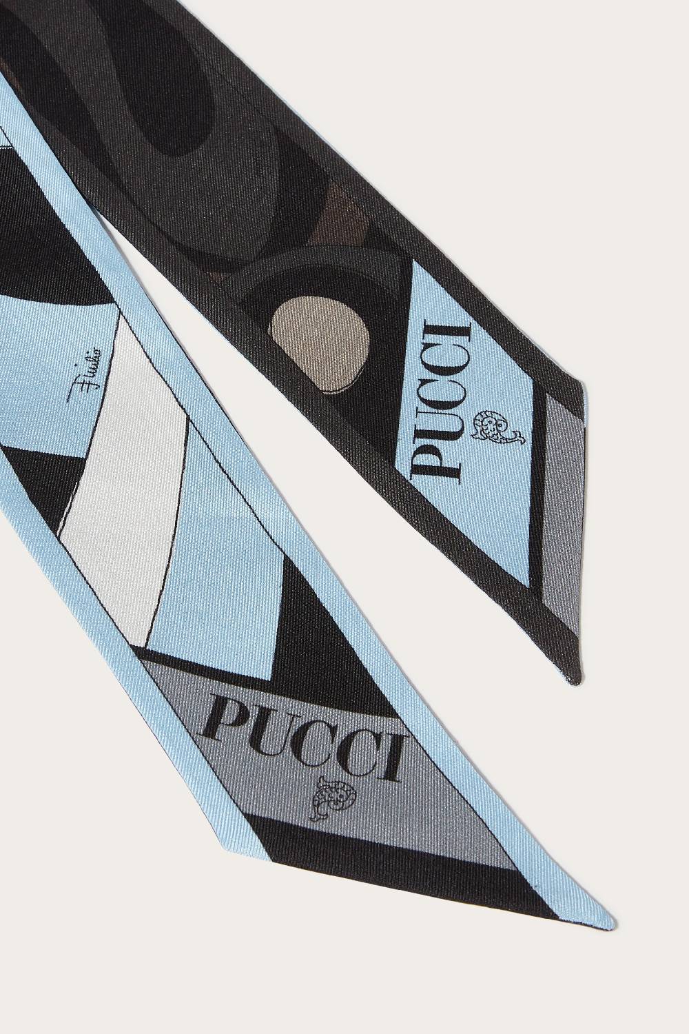 Pucci Foulard in seta con stampe Marmo e Iride In Vendita