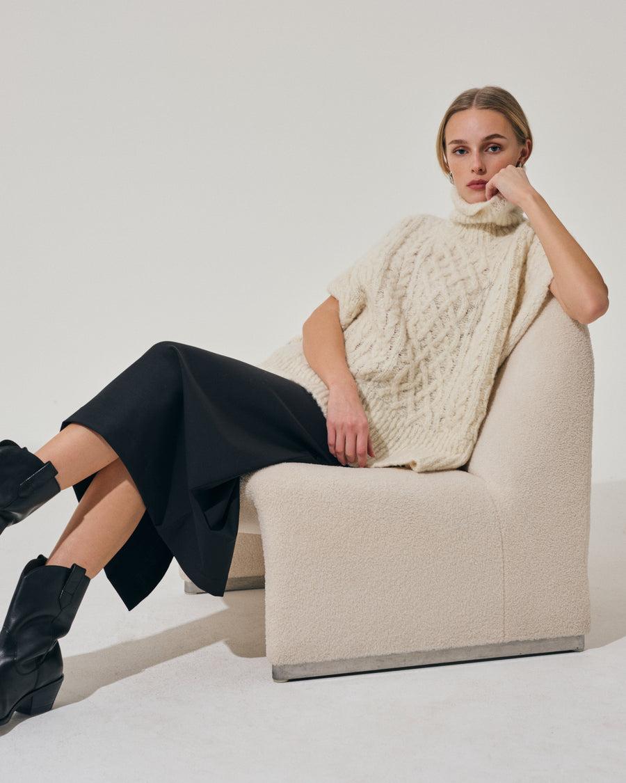Scaglione PONCHO PUNTO ARAN MILK Sottocosto
