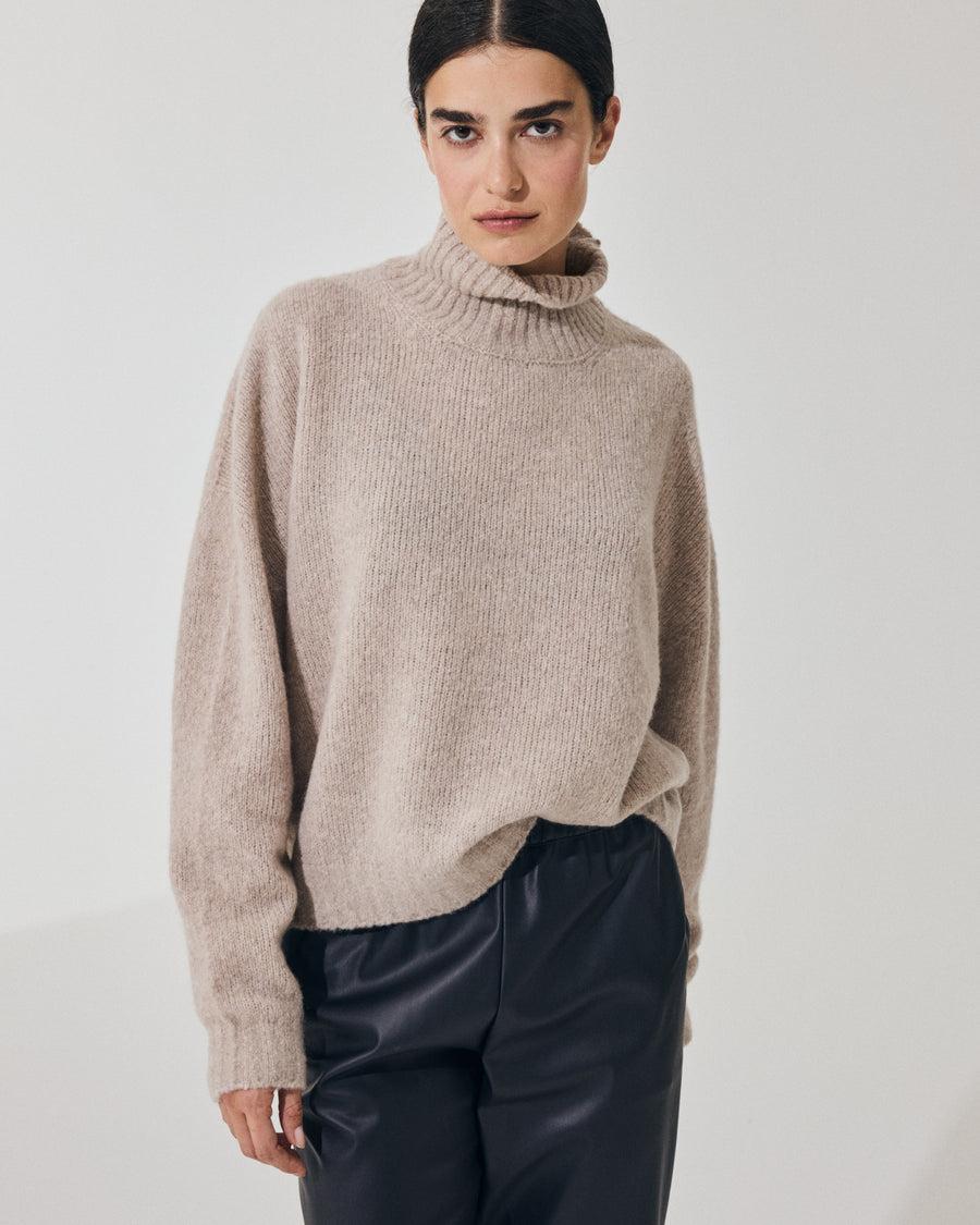 Scaglione TURTLE NECK OVER PUFFED CASHMERE BEIGE I Più Venduti