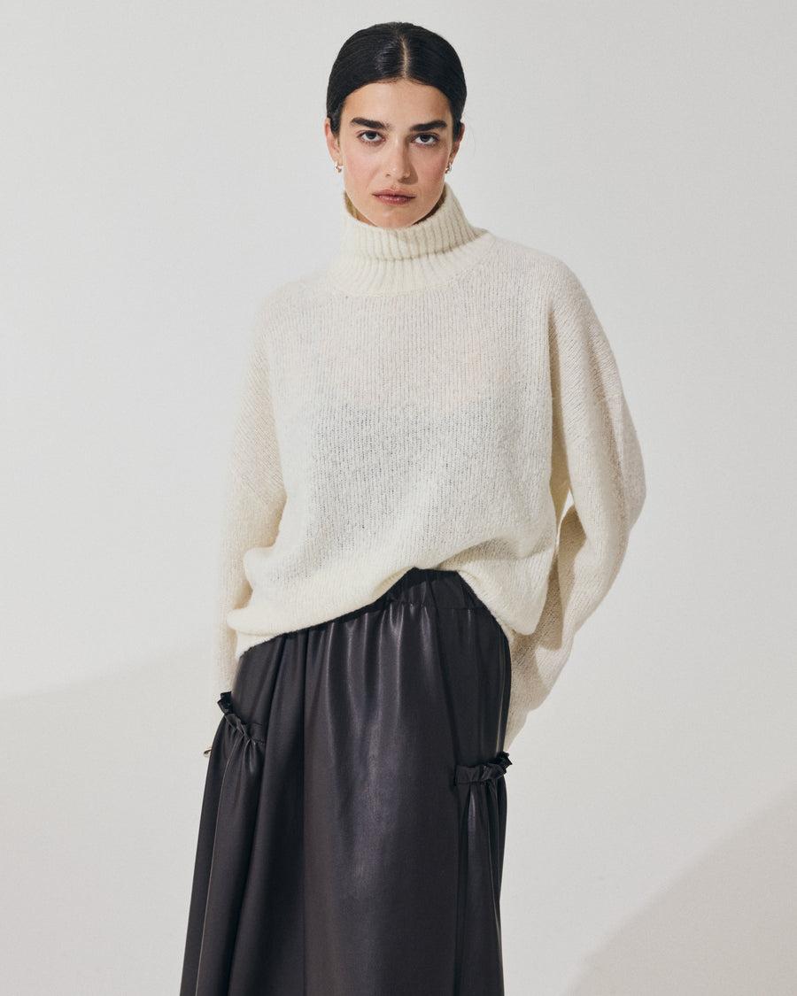 Scaglione TURTLE NECK OVER PUFFED CASHMERE MILK Vendite Flash