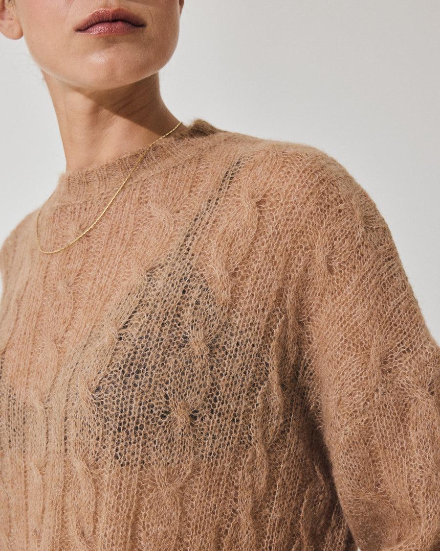 Scaglione ROUND NECK BOXY CABLES ULTRALIGHT CARAMEL Acquista Ora