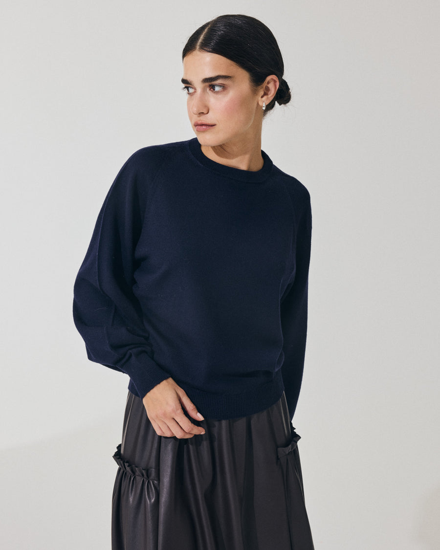 Scaglione ROUND NECK BOXY RAGLAN SEAMLESS MERINO NAVY Prezzo Ridotto