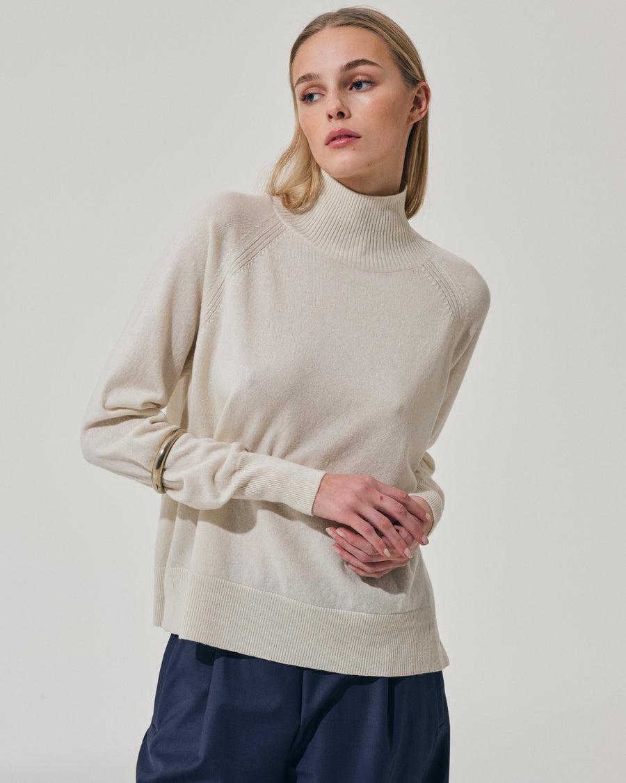 Scaglione TURTLE NECK RAGLAN RIBBED SIDES MILK Negozi Online