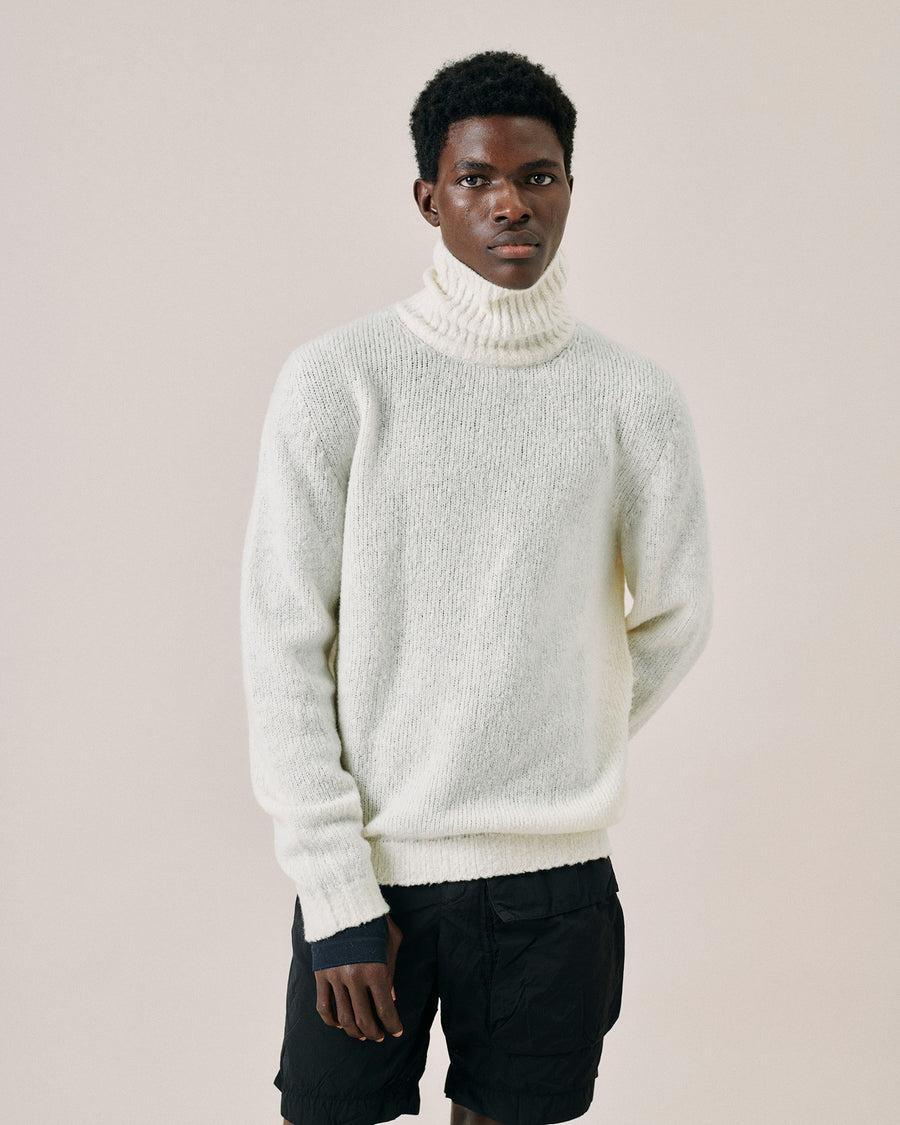 Scaglione TURTLE NECK SEAMLESS PUFFED CASHMERE MILK In Vendita