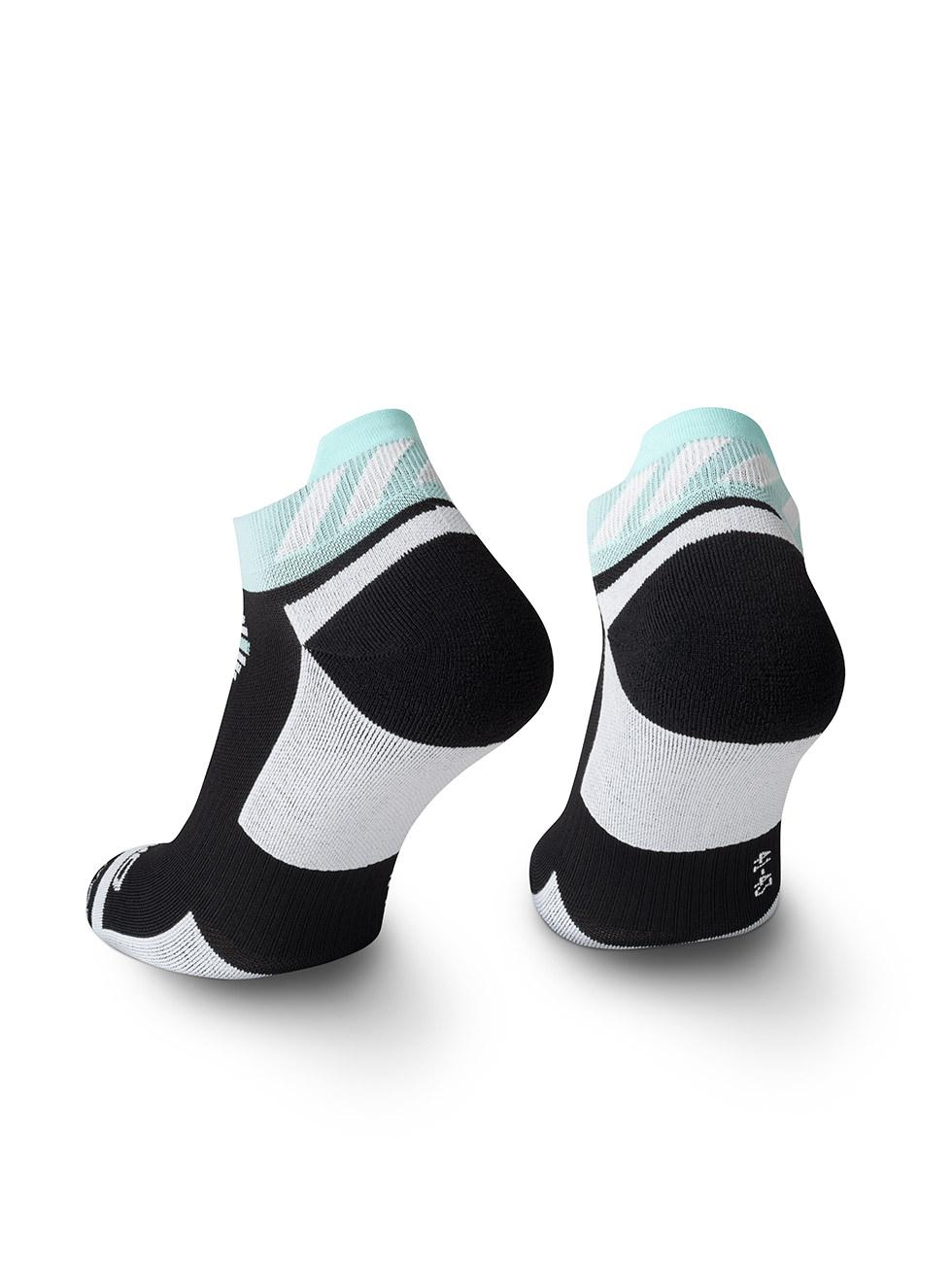Spaio SPAIO CALZINI DA CORSA RUNNING 02 BLACK/LIGHT BLUE/WHITE Sconto