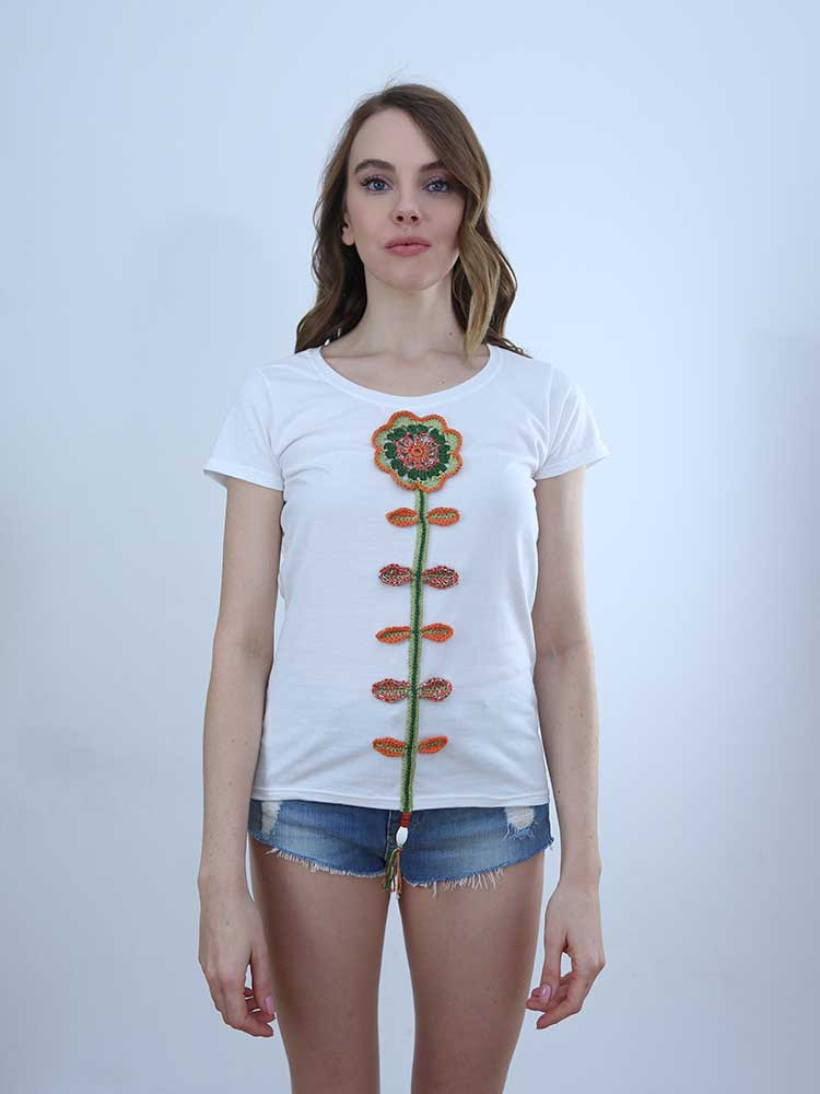 Tricot à Porter T-SHIRT SCOLLO AMPIO RICAMO UNCINETTO In Linea