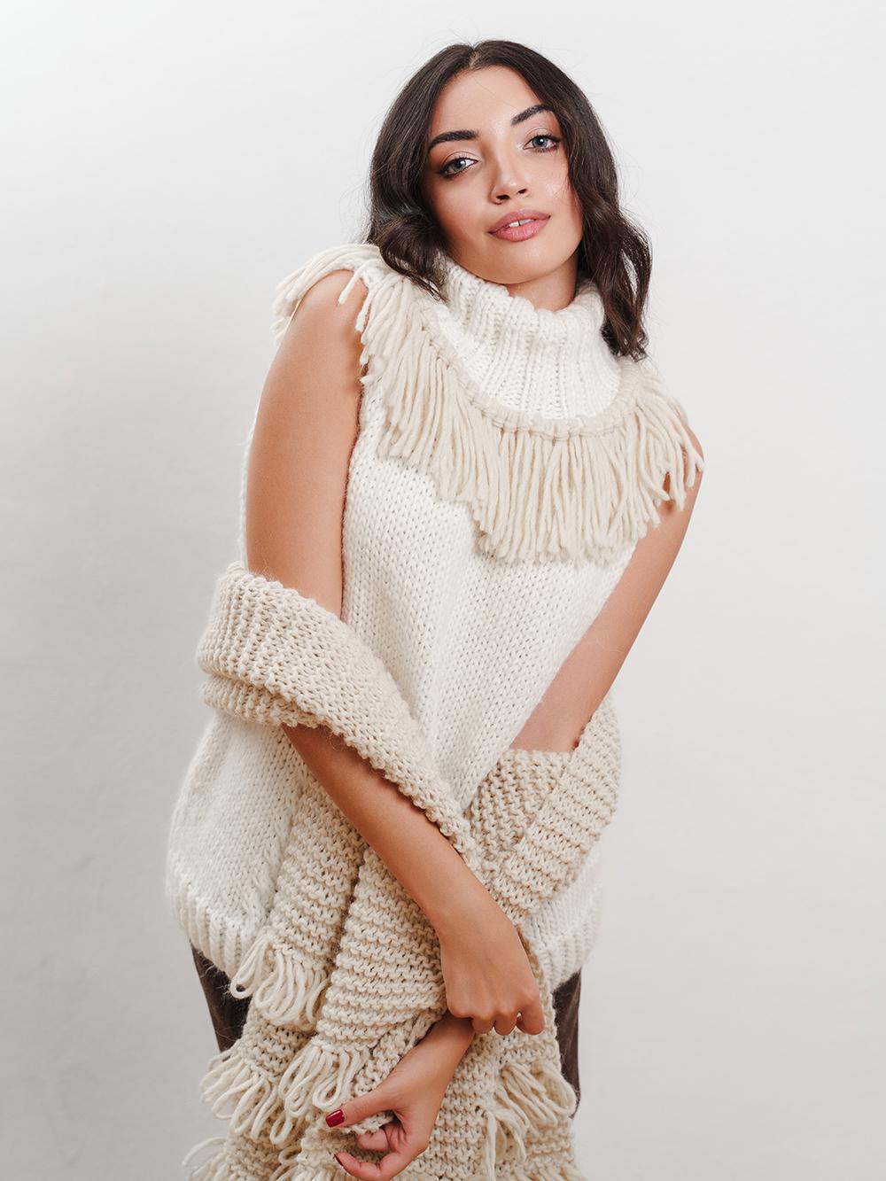 Tricot à Porter Gilet collo vulcano con frange a contrasto Saldi